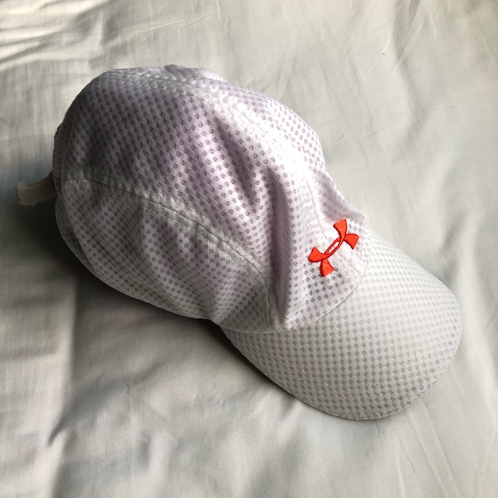 White UNDER ARMOUR Hat